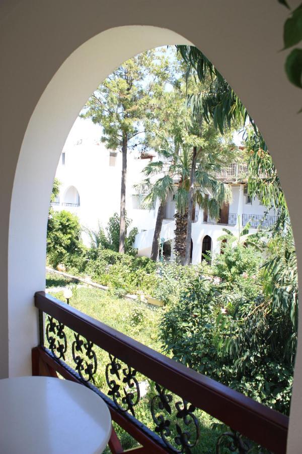 Toloman Hotel Bitez Beach Exterior foto